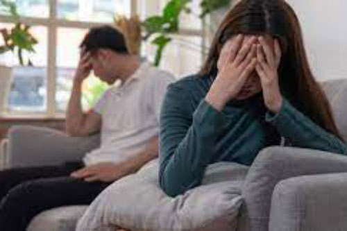 Mẹ chồng vừa lên được mấy hôm, vợ tôi liền tìm cớ để bà về, bây giờ mới "trắng mắt" ra thì đã muộn