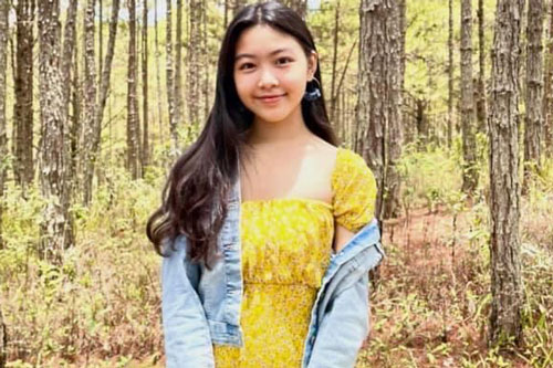 MC Quyền Linh có 2 ái nữ đáng "đồng tiền bát gạo", lên Đà Lạt diện đồ sương sương hóa "nàng thơ" mà visual gây sốt!