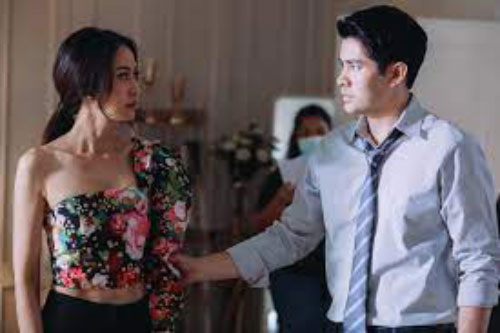 Rủ bạn về nhà nhậu tới khuya, chồng còn tuyên bố "đàn bà chiều lắm sinh hư", nhưng chưa đầy 3 phút sau mặt anh đã biến sắc trước những gì xảy ra