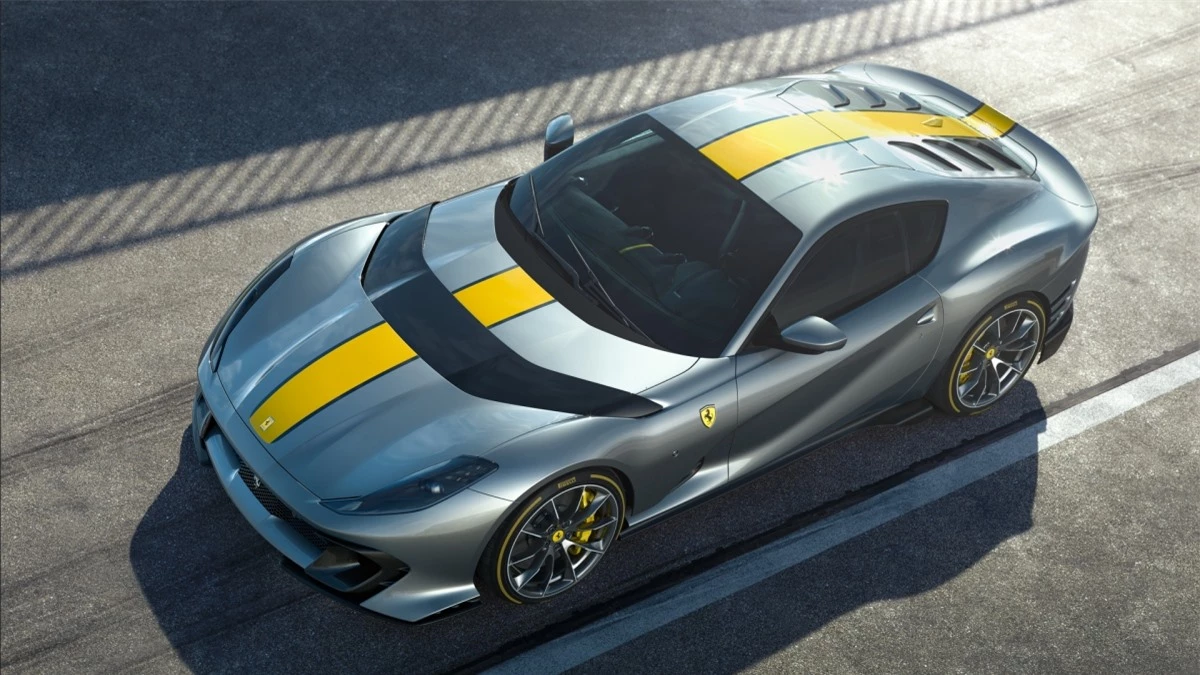 Trong lần công bố này, Ferrari cho biết chiếc siêu xe mới nhất của mình sẽ tiếp tục nâng tầm trải nghiệm của một chiếc berlinetta có được cơ đặt trước, dẫn động cầu sau vốn đã quá thành công của hãng.
