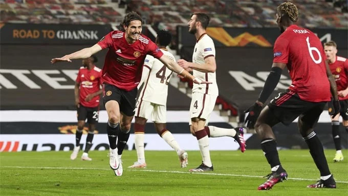 Cavani và Pogba tỏa sáng rực rỡ ở trận MU hủy diệt Roma