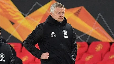 Solskjaer đáp trả hai cựu danh thủ MU: 'Ngồi nói thì dễ lắm'