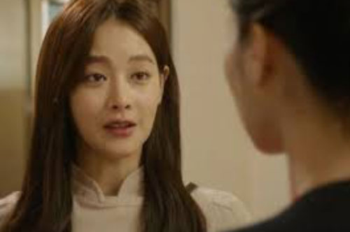 Thương tình chị giúp việc bị bệnh nặng, tôi biếu 50 triệu nhưng chị không lấy mà đưa lại cho tôi chiếc thẻ ATM với lời cầu xin nhói lòng