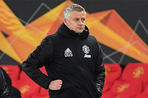 Solskjaer đáp trả hai cựu danh thủ MU: 'Ngồi nói thì dễ lắm'