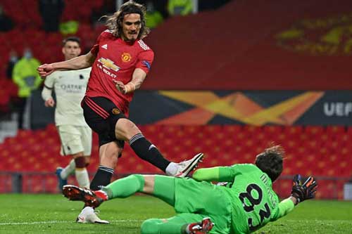 Điểm nhấn MU 6-2 Roma: Đỉnh cao Cavani
