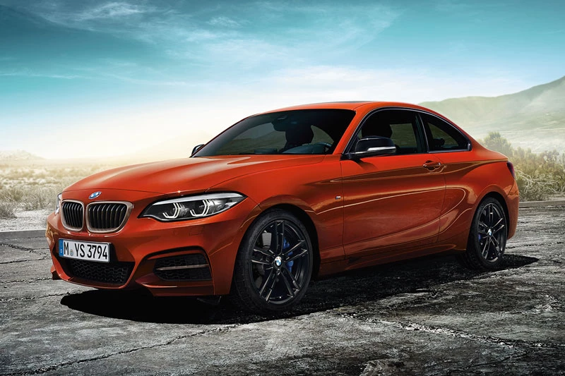 4. BMW M240i XDrive Coupe (thời gian tăng tốc từ 0-96 km/h: 4,2 giây, giá khởi điểm: 47.800 USD).