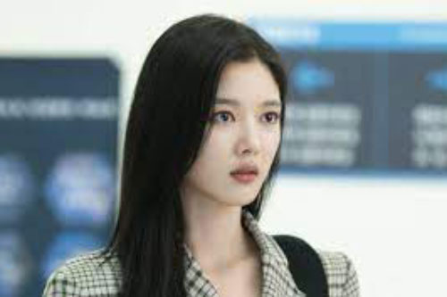 Ngày thôi nôi con gái, nhìn thứ chồng cẩn thận đeo vào chân con mà tôi sa sầm mặt mày