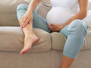 Làm thế nào để giảm chứng phù nề khi mang thai?