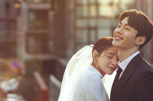 Đàn ông hơn nhau ở nụ cười người phụ nữ đi cùng, đàn bà hơn nhau ở yêu thương người đàn ông bên cạnh