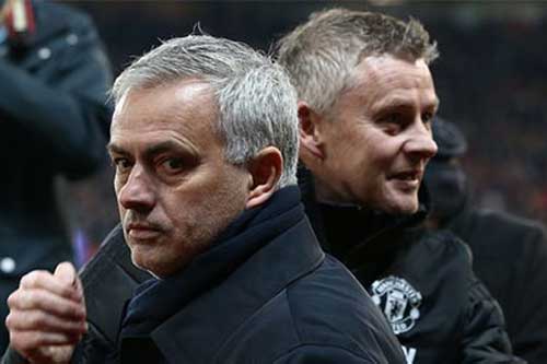 Cùng 144 trận dẫn dắt MU: Mourinho 3 danh hiệu, Solskjaer vẫn trắng tay