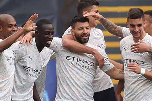 Guardiola tán dương Aguero sau khi giúp Man City chuẩn bị vô địch Ngoại hạng Anh
