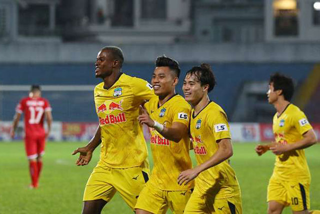 HAGL bay cao: Giải mã công thức chiến thắng của Kiatisuk