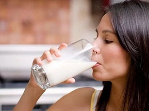 5 loại thực phẩm giúp cải thiện giấc ngủ, tăng cường làm đẹp da và chống lão hóa