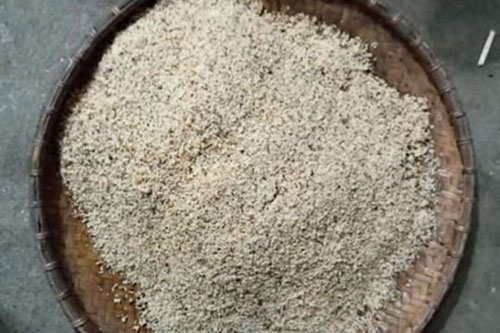 Trứng kiến tươi được mùa, giá giảm một nửa