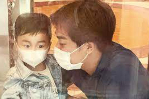 Hòa Minzy nhớ nhung khoe ảnh chồng con nhưng lại phán luôn một câu nghe đầy giả trân