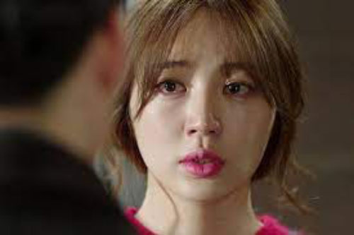 Tối nào trước khi đi ngủ chồng cũng bắt tôi rửa chân khiến tôi chỉ muốn ly hôn khi vừa cưới được một tháng