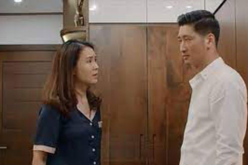 Vô tình đọc tin nhắn giữa chồng với bạn dược sĩ, vợ điếng người khi phát hiện cú lừa ngoạn mục