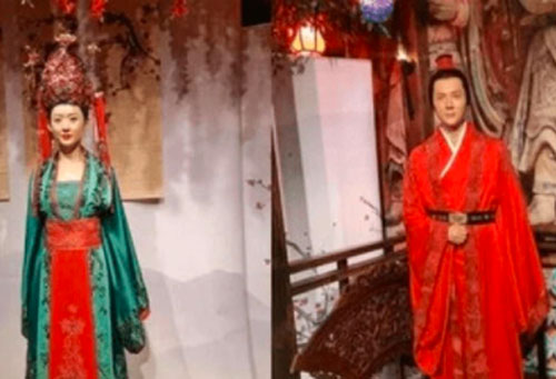 Triệu Lệ Dĩnh ly hôn, tượng sáp ngoài đời của cặp Minh Lan Truyện cũng tự biết "né nhau"?