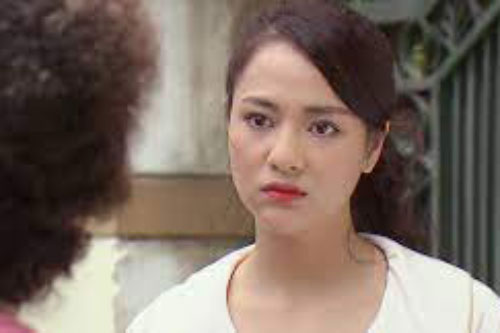 Đến nhà tôi chơi, chị chồng nhìn ảnh cưới của tôi rồi nói một câu đầy tiếc rẻ