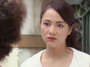 Đến nhà tôi chơi, chị chồng nhìn ảnh cưới của tôi rồi nói một câu đầy tiếc rẻ