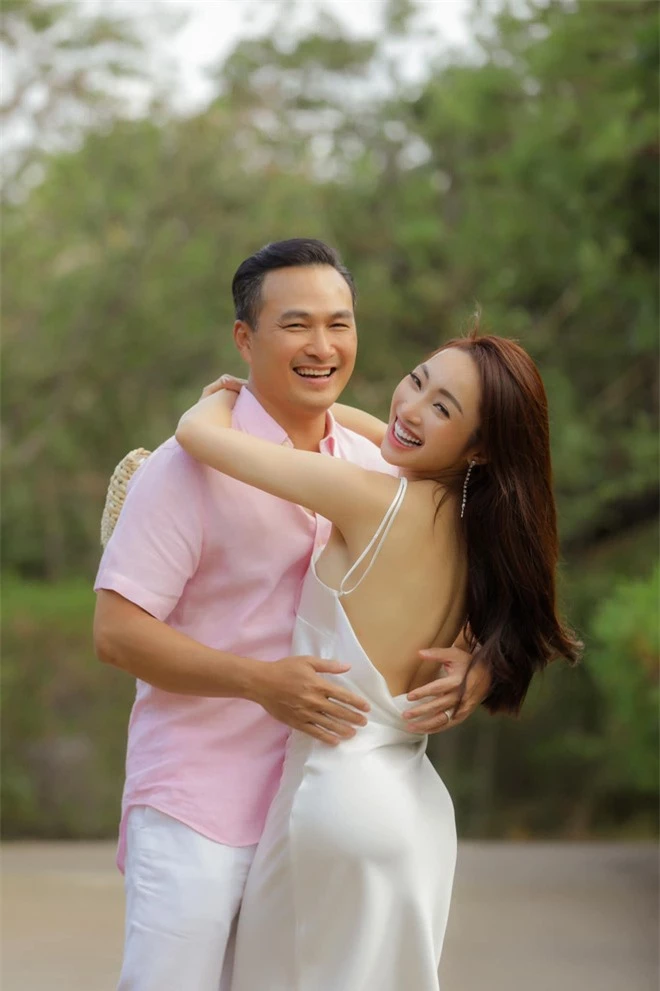 Bà xã Chi Bảo khoe được chồng tặng biệt thự view biển siêu đồ sộ, phản ứng lầy lội khiến netizen bật cười - Ảnh 6.