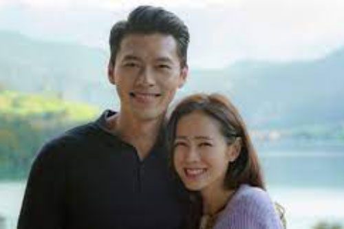 Hyun Bin và Son Ye Jin bị bắt gặp cùng nhau đưa cún cưng đi dạo ở công viên?