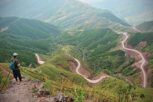 Chinh phục “sống lưng khủng long” vùng Đông Bắc