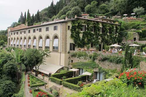 11 tòa nhà lịch sử đã được cải tạo thành những khách sạn tuyệt đẹp