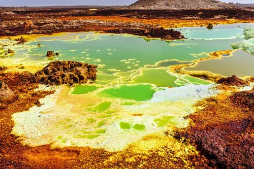 Khám phá những vùng đất kỳ lạ nhất thế giới