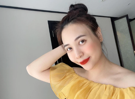 Đàm Thu Trang khoe nhan sắc sau 8 tháng sinh nở khiến dân tình phát sốt vì quá xinh đẹp