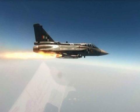 Tên lửa Israel thay hàng Nga