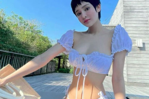 Hiền Hồ "đốt mắt" fan bằng loạt ảnh diện bikini khoe đường cong "bốc lửa"