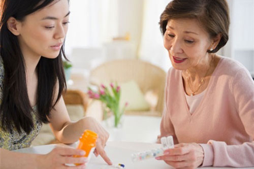 5 điều phụ nữ cần nhớ khi sống cùng mẹ chồng, chắc chắn bạn sẽ được bà coi như con đẻ