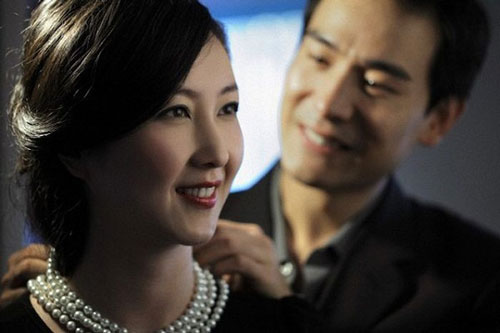 Đàn ông càng giàu có, thành đạt càng thích ''để mắt'' đến 4 kiểu phụ nữ này