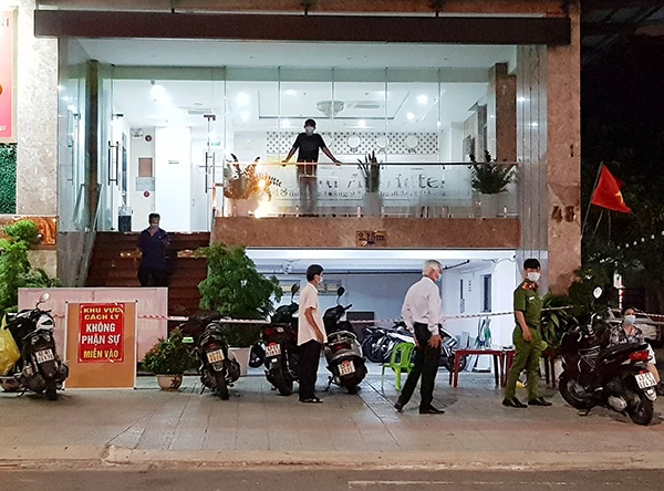 Khách sạn Phú An (đường 2/9, quận Hải Châu, TP Đà Nẵng), nơi BN2982 mới từ Hội An ra làm việc hôm 29/4