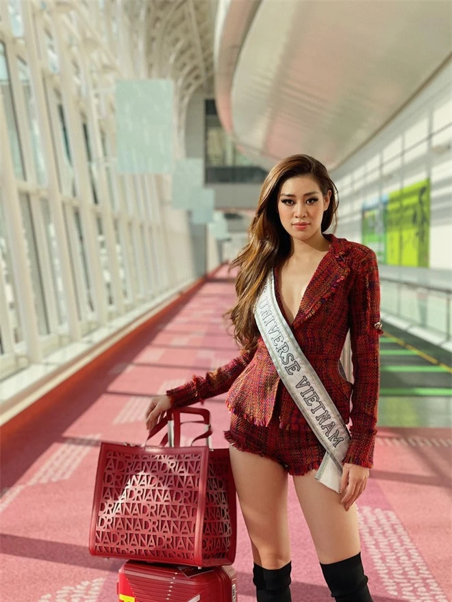 Khánh Vân đã có mặt tại Mỹ dự Miss Universe 2020: Vừa đến liền đọ sắc vóc chặt chém đối thủ và ghi điểm bằng 1 chi tiết - Ảnh 7.