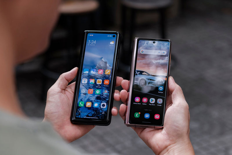 So sánh Xiaomi Mi Mix Fold với Samsung Galaxy Z Fold2