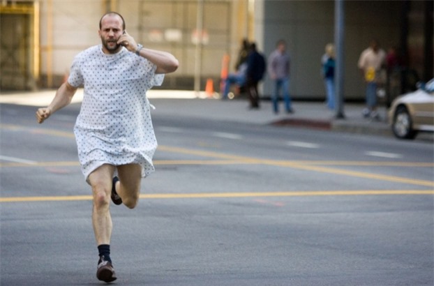 8 điều vô lý kinh điển trong phim ảnh cho thấy biên kịch "chẳng hiểu gì về đời thật"