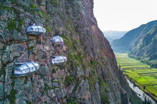 Khách sạn lơ lửng giữa thung lũng khiến nhiều du khách “thót tim“