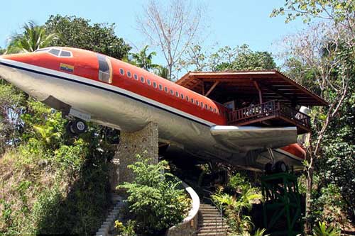 Khách sạn sang chảnh, tiện nghi bên trong chiếc máy bay hỏng