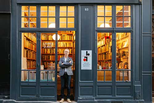 Ngắm một Paris không hoa lệ mà bình dị với những cửa hàng xinh đẹp