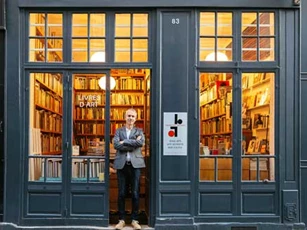 Ngắm một Paris không hoa lệ mà bình dị với những cửa hàng xinh đẹp