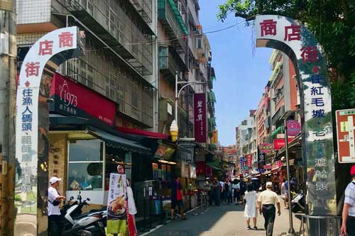 Dạo phố Đạm Thuỷ nổi tiếng xứ Đài