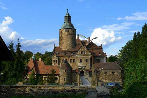 Khám phá 'trường học phù thủy' của Harry Potter ngoài đời thực