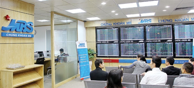 Bộ Tài chính "tuýt còi" công ty chứng khoán MB và VNDirect huy động vốn biến tướng