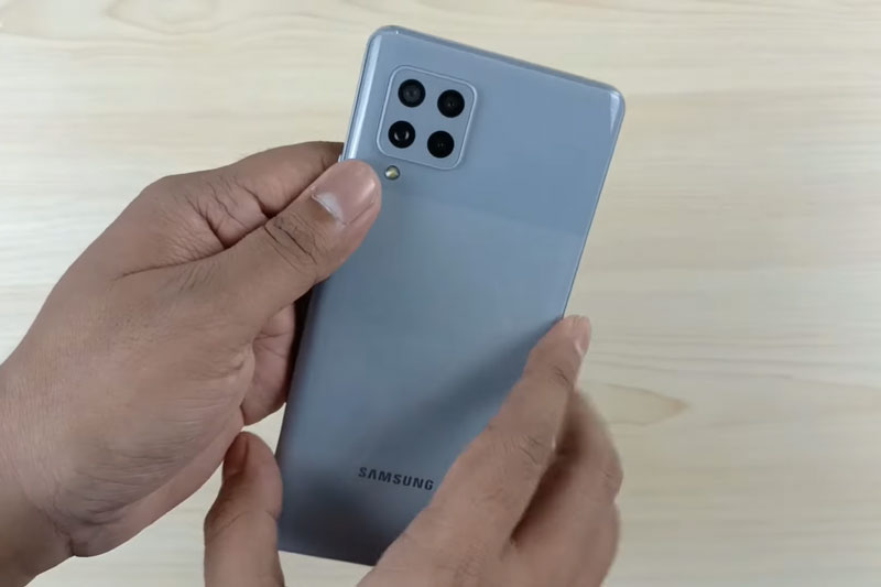 Trên tay Samsung Galaxy M42 5G: RAM 8 GB, pin 5.000 mAh, giá ‘mềm’