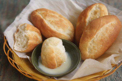 Bánh mì chấm sữa ai cũng thích nhưng ăn theo cách này chỉ hại thân, nhập viện trong tích tắc