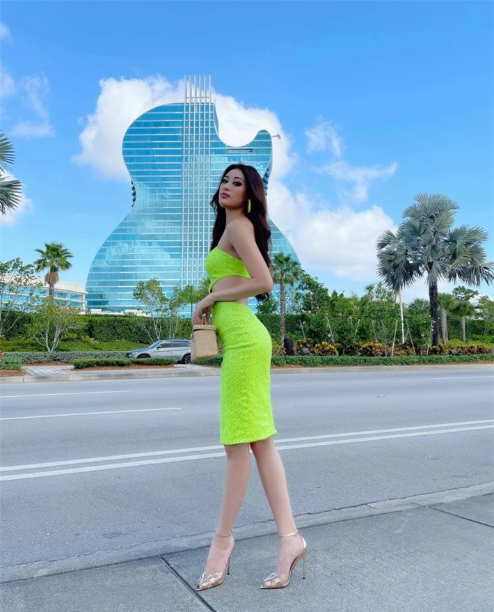 Khánh Vân cập nhật tình hình tại Mỹ dự Miss Universe 2020:  Từ thần thái đến body 