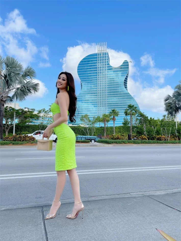 Khánh Vân cập nhật tình hình tại Mỹ dự Miss Universe 2020:  Từ thần thái đến body 