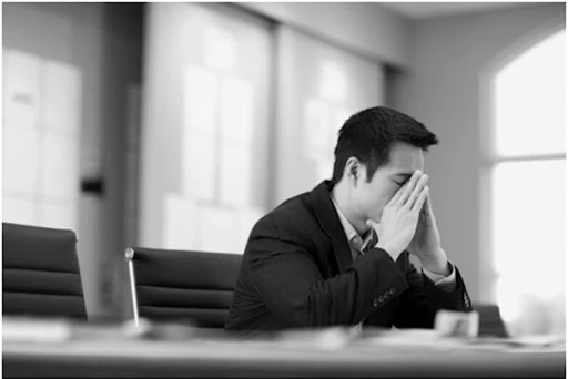 Mới đưa người yêu về nhà ra mắt, một tin nhắn từ số lạ đã đẩy tôi vào tình huống éo le - Ảnh 1. Mới đưa người yêu về nhà ra mắt, một tin nhắn từ số lạ đã đẩy tôi vào tình huống éo le - Ảnh 1.